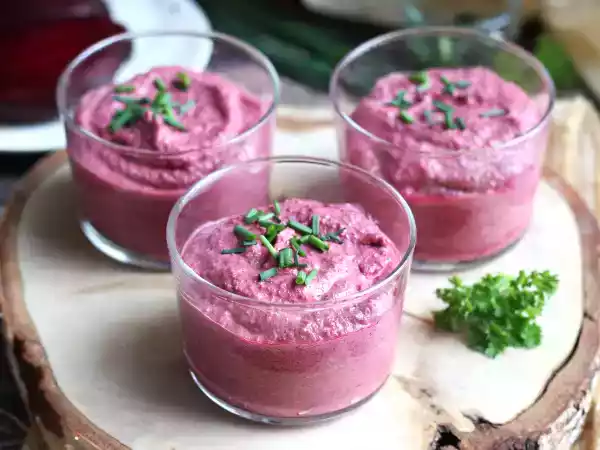 Ricetta Crema alle barbabietole, l'antipasto monoporzione fresco e leggero
