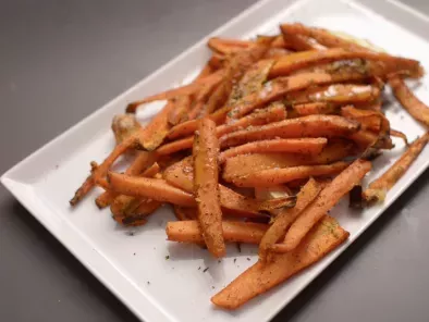 Chips di carote speziate con la friggitrice ad aria