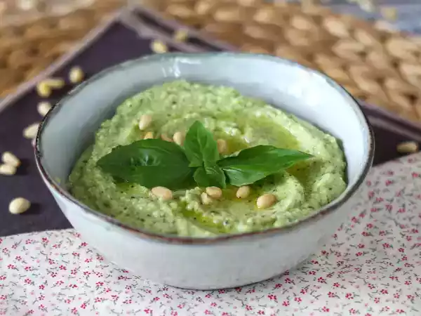 Ricetta Pesto di zucchine, la ricetta senza cottura veloce e gustosa