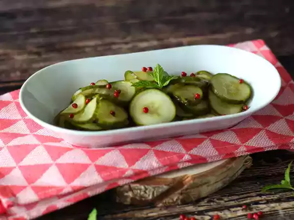 Ricetta Cetrioli in agrodolce: un contorno veloce e gustoso per l'estate!