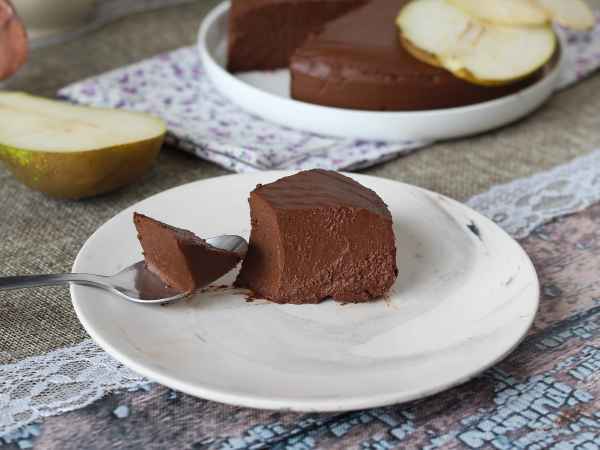 Ricetta Fudge pere e cioccolato, il dessert super facile da realizzare con solo 2 ingredienti!