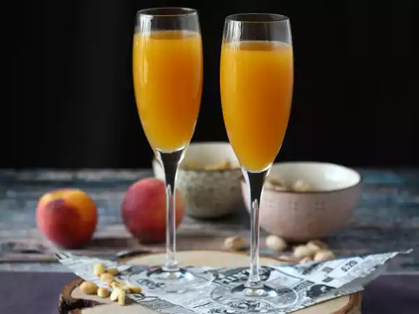 Ricetta Bellini, il cocktail alla pesca facile da preparare a casa!
