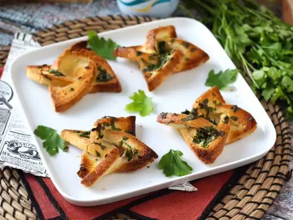 Ricetta Stelle di pane all'aglio, un ottimo aperitivo per le feste