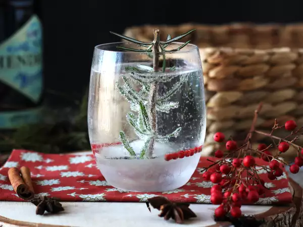 Ricetta Cocktail di natale con alberello innevato: versione alcolica ed analcolica da provare