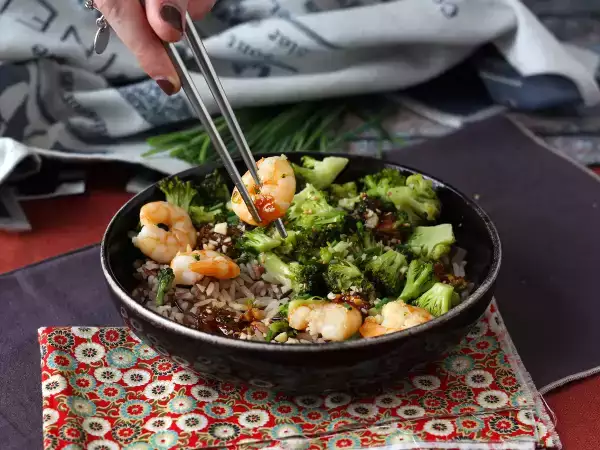 Ricetta Broccoli e gamberi con salsa piccante alla coreana: un pasto semplice, equilibrato e saporito