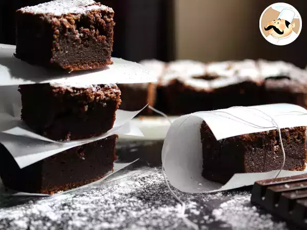 Ricetta Brownie al cioccolato fondente facile e veloce: ricetta originale morbida e golosa