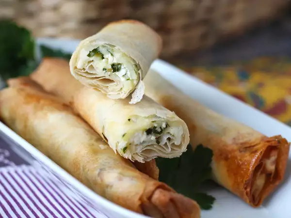 Ricetta Rqaqat jibneh: gli involtini libanesi vegetariani in friggitrice ad aria
