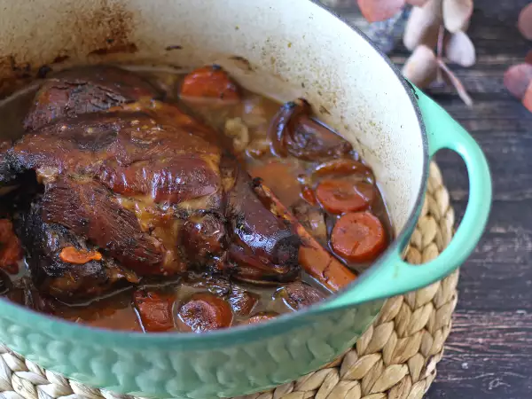 Ricetta Cosciotto d’agnello al forno a cottura lenta: ricetta facile e super tenera