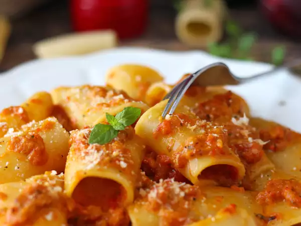 Ricetta Pasta con peperoni e menta: cremosa e profumata