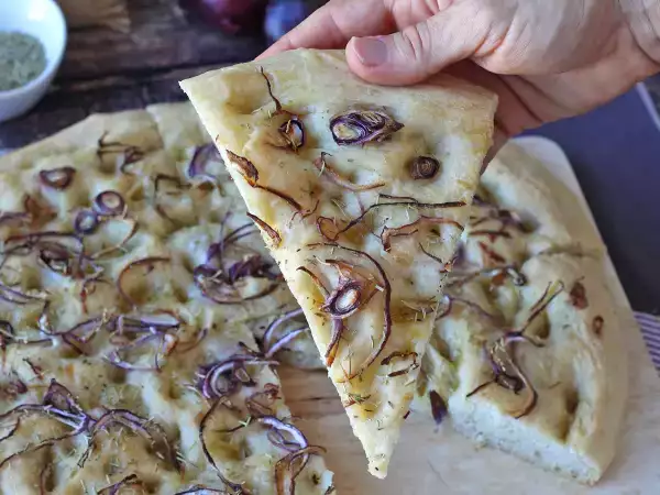 Ricetta Focaccia rustica con cipolla e rosmarino