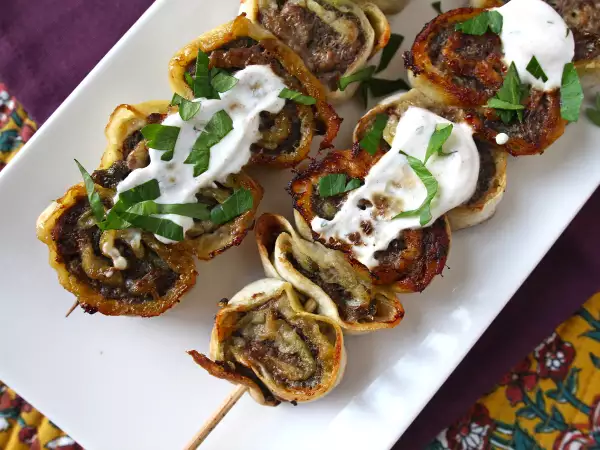 Ricetta Spiedini di piadina con carne macinata: sfiziosi e croccanti