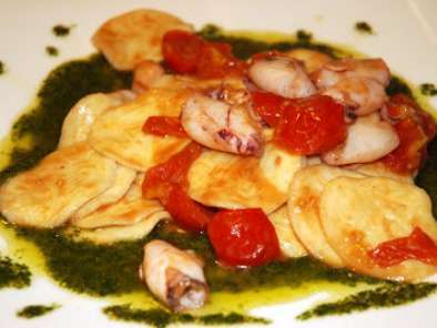 Ricetta Crosetti (croxetti) con calamari novelli, 