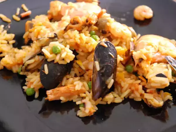Ricetta La ricetta della paella di mare (marisco) de la piccola casa