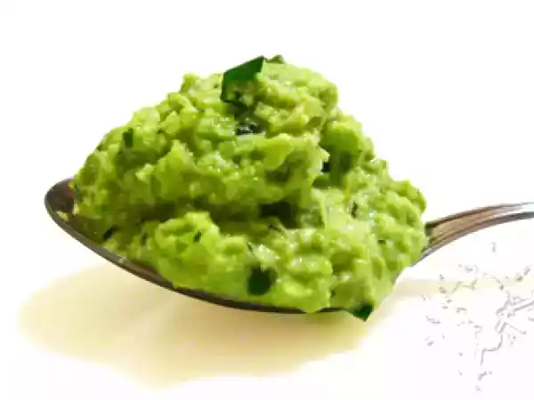 Ricetta Pasta al pesto di fave fresche