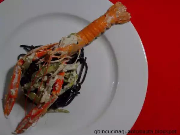 Ricetta Spaghetti al nero di seppia con ricotta, scampi e carciofi