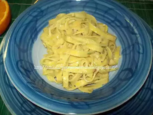 Ricetta Tagliolini allo zafferano con pesto di pistacchi ed arancia