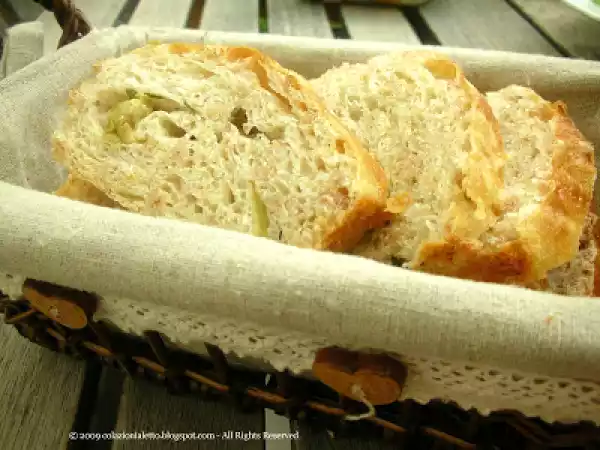 Ricetta Pane al farro, olive verdi e rosmarino