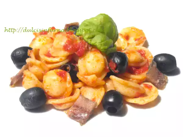 Ricetta Orecchiette con alici e olive nere