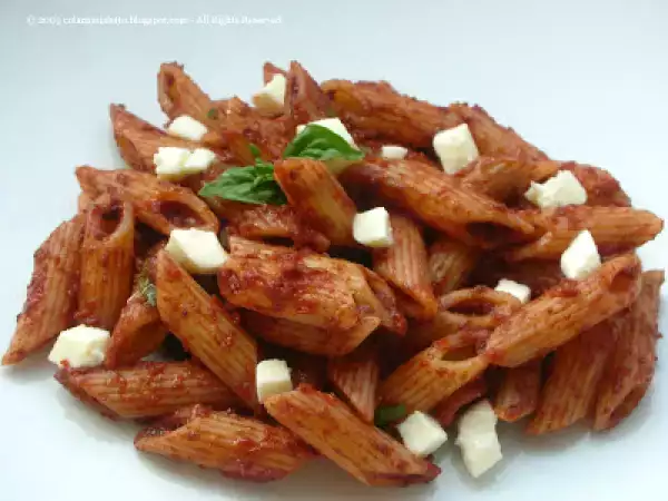 Ricetta Pasta fredda con patè di olive, pomodoro e mozzarella