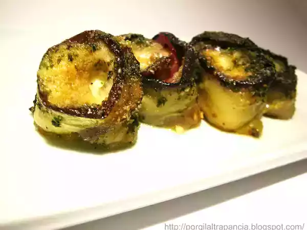 Ricetta Rotolini di melanzane: l’antipasto sfizioso, leggero e facilissimo da preparare