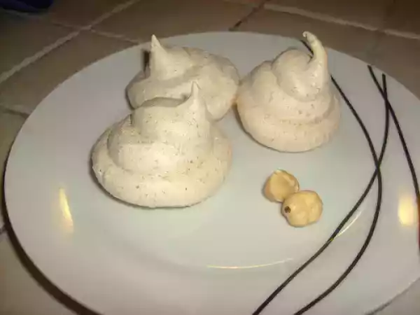 Ricetta Meringhe all'amaretto