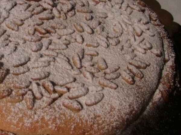 Ricetta Torta della nonna con mandorle e pinoli