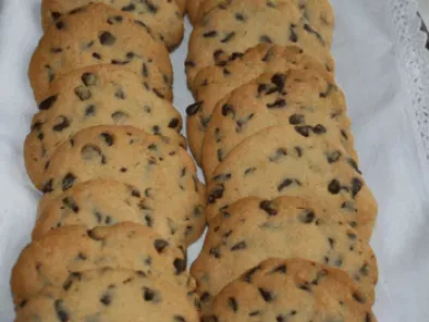 Ricetta Cookies americani con gocce di cioccolato