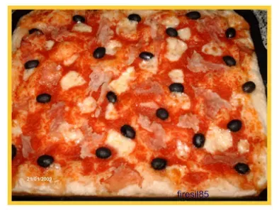 Ricetta Pizza in ciotola tupperware: per chi non sa fare la pizza!