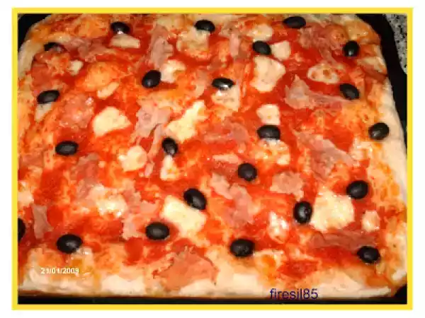 Ricetta Pizza in ciotola tupperware: per chi non sa fare la pizza!