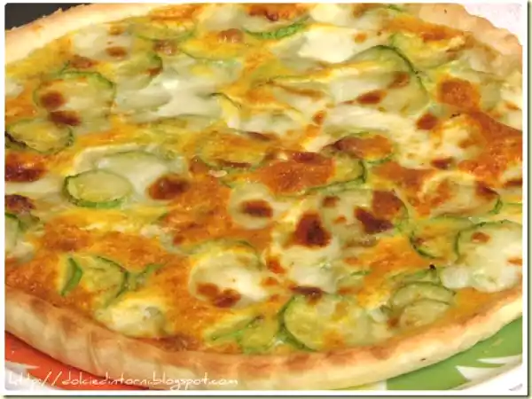 Ricetta Torta salata con zucchine e crescenza