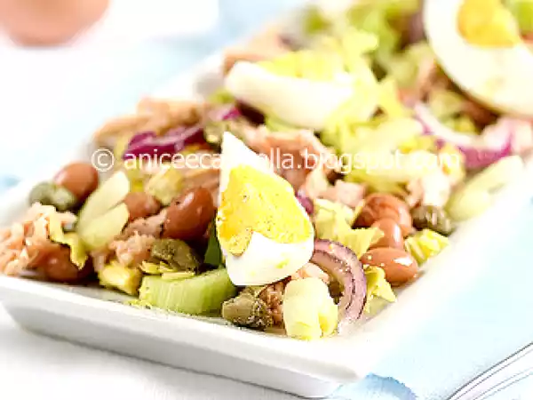 Ricetta Insalata di tonno, uova e fagioli ciuoti