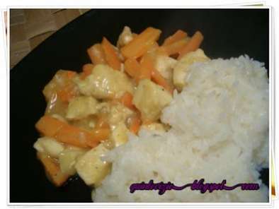 Ricetta Pollo con mandorle, carote e curry