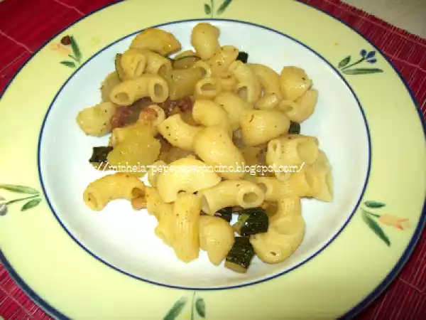 Ricetta Pasta con verdure e pancetta