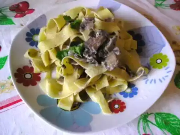 Ricetta Pappardelle cremose ai funghi