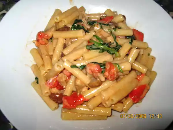 Ricetta Maccheroncini con funghi porcini, pollo, rucola e pomodorini e foto ... marine!