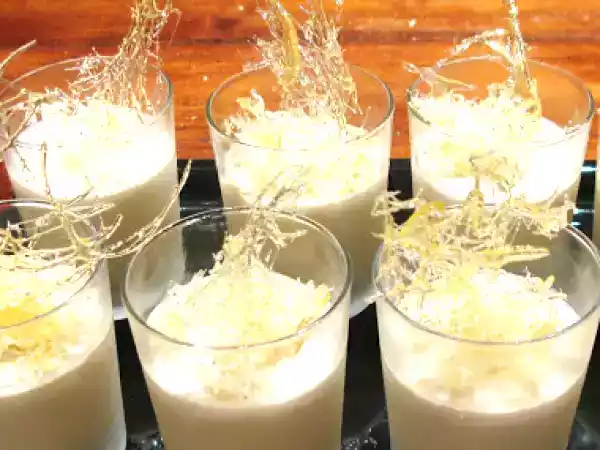 Ricetta Bicchierini di semifreddo al caffè con fili di caramello