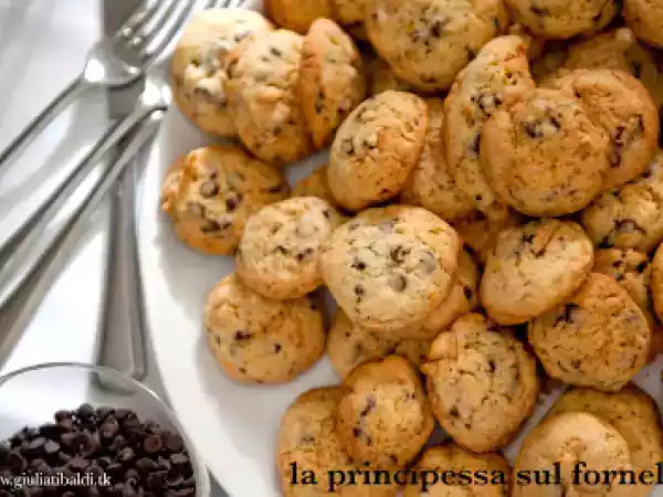 Ricetta Biscotti con gocce di cioccolato e corn flakes