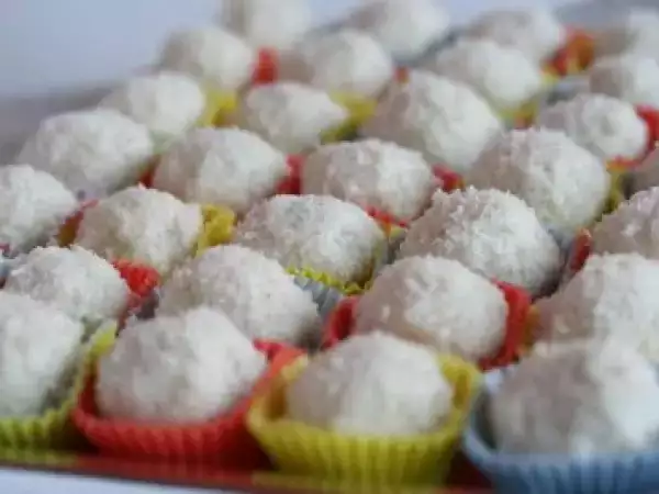 Ricetta Palline di cocco dal cuore di lampone