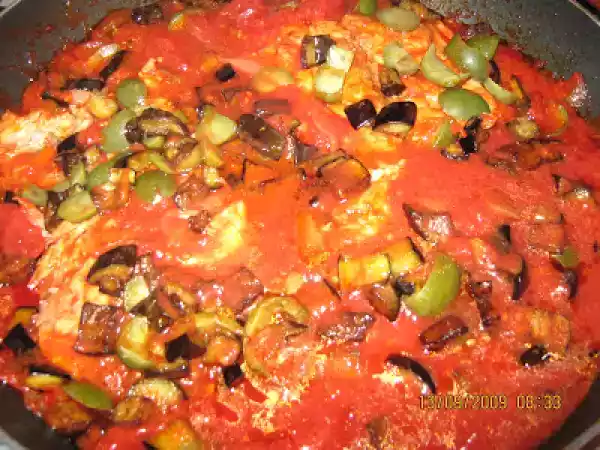 Ricetta Altro pesce azzurro:palamita al sughetto di cipolline, olive e melanzane fritte