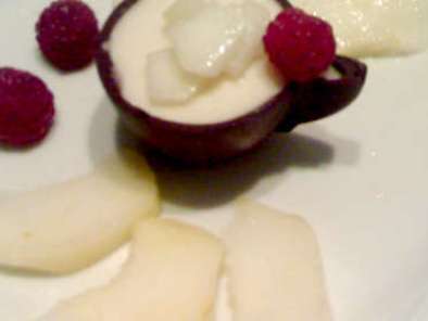 Ricetta Mousse di pera in gusci di cioccolato