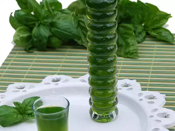 Ricetta Liquore al basilico (o basilicello)