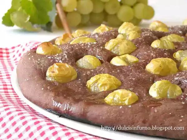 Ricetta Torta al cacao con uva bianca
