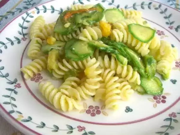 Ricetta Pasta con zucchine e uovo sodo