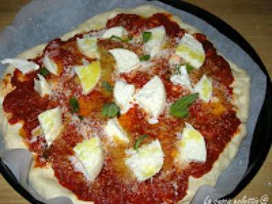 Ricetta Margherita con provola, e pizza provola, prosciutto e rosmarino