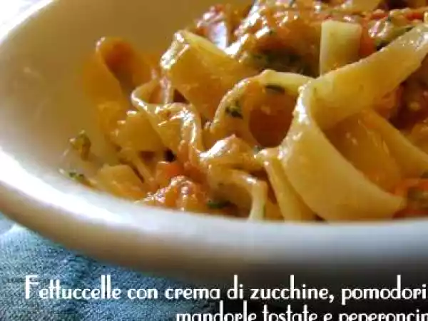 Ricetta Fettuccelle con crema di zucchine