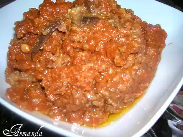 Ricetta Ragù di carne e funghi porcini: la ricetta cremosa e saporita per un sugo rustico e avvolgente