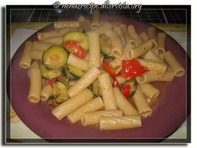 Ricetta Pasta con zucchine e pomodorini