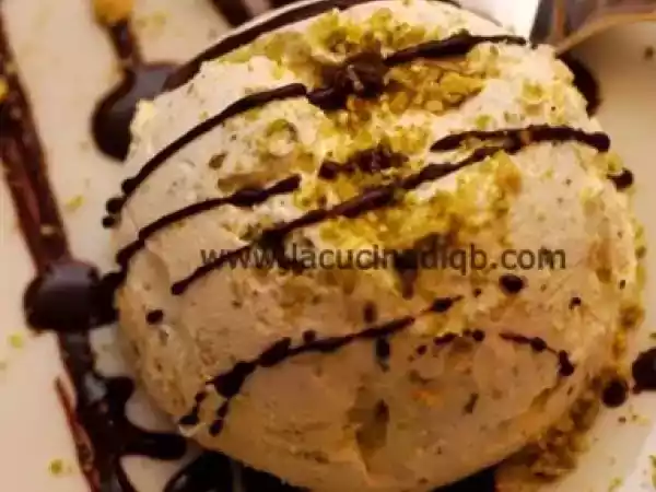 Ricetta Ricetta delle feste: semifreddo di torrone e pistacchi