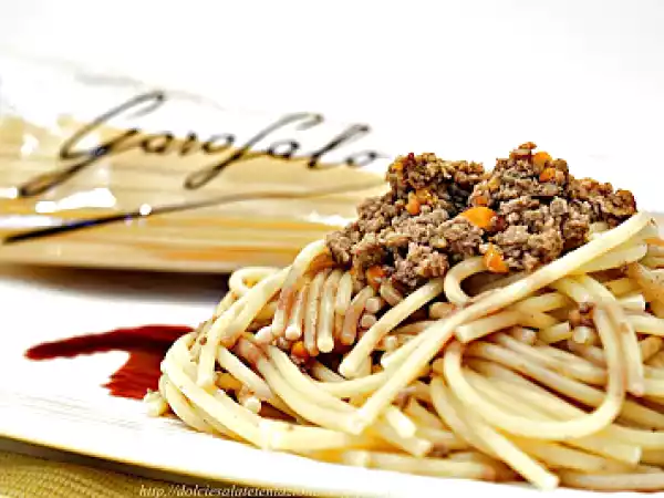 Ricetta Spaghetti al ragù d'anatra con riduzione di vino rosso