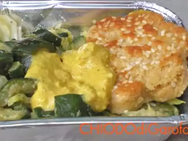 Ricetta Take away: burger di ceci con verdure e salsa al curry